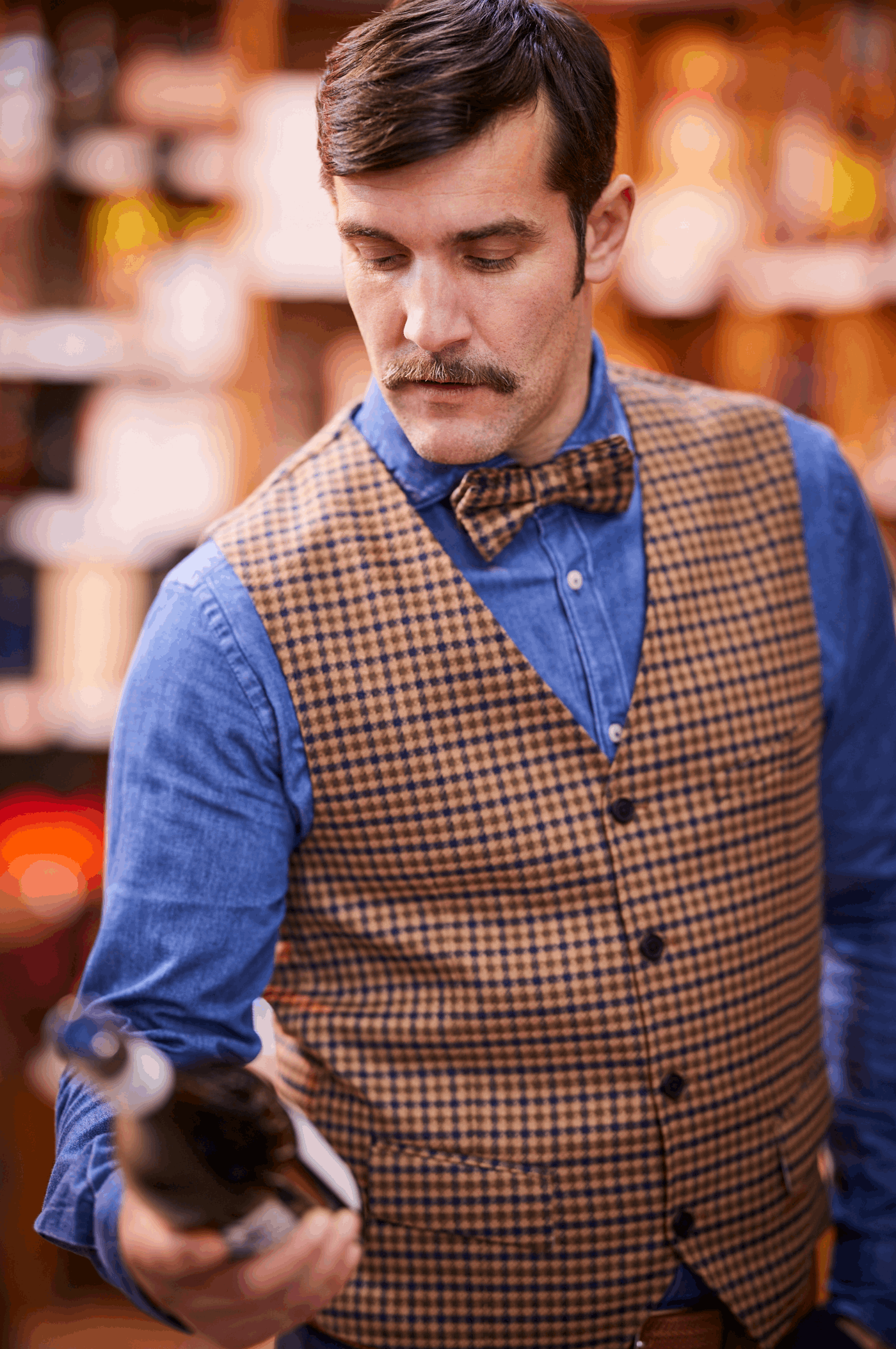 Set Weste, Schleife, Einstecktuch - grobkariert braun